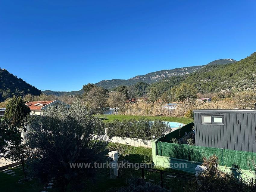 Dalyan Maraş Bölgesinde , Nehir Manzaralı Satılık Villa