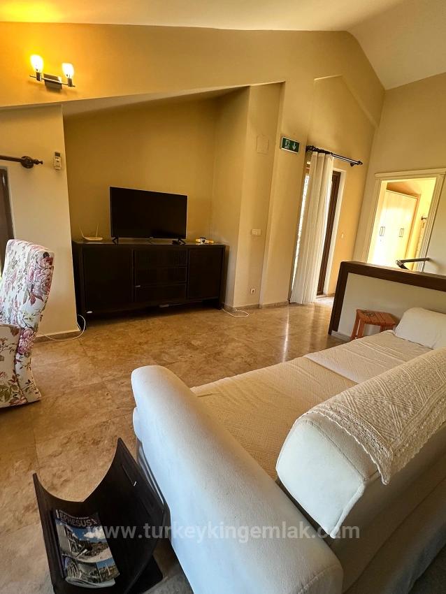 Dalyan Maraş Bölgesinde , Nehir Manzaralı Satılık Villa