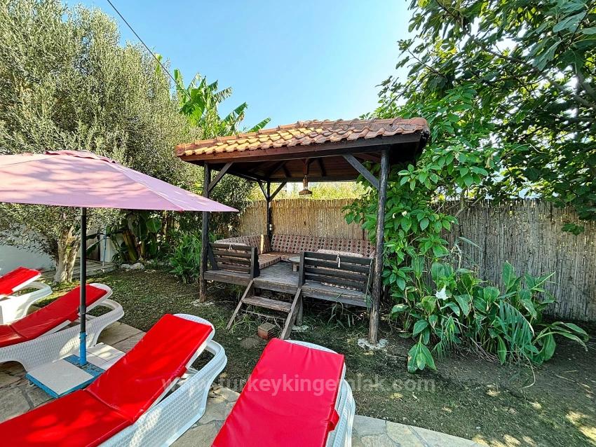 Dalyan Arıkbaşın Da Geleneksel Türk Mimarisi İzleri Taşıyan Satılık Müstakil Villa