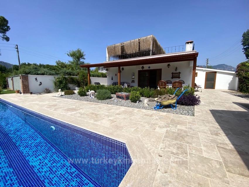 Dalyan Okçular Da Geniş Arsa Üzerinde Satılık Müstakil Villa