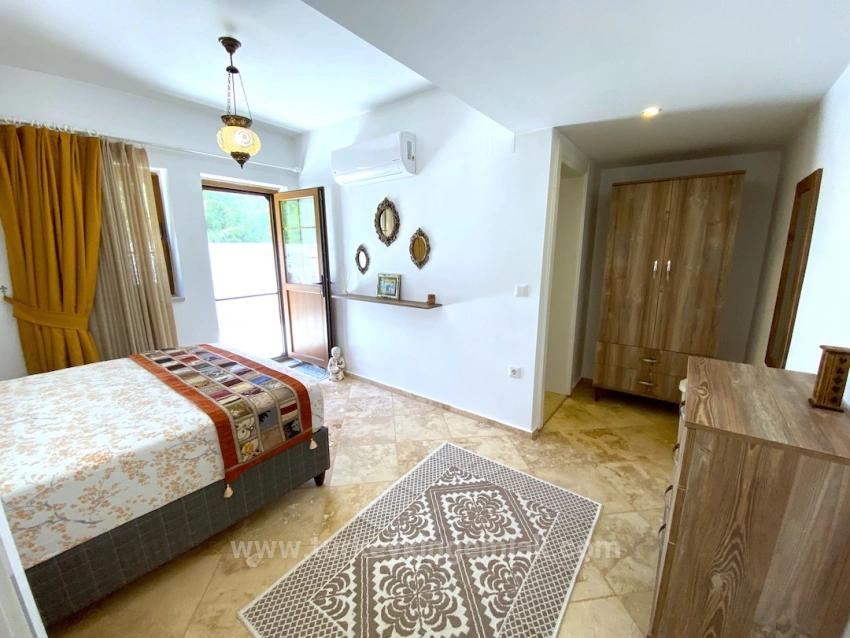 Dalyan Okçular Da Geniş Arsa Üzerinde Satılık Müstakil Villa