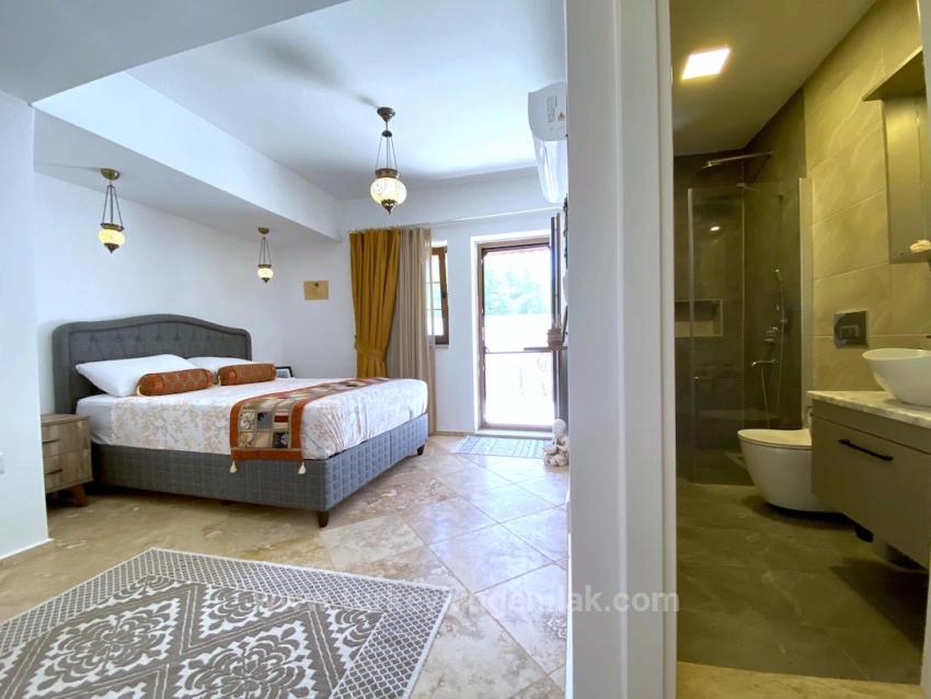 Dalyan Okçular Da Geniş Arsa Üzerinde Satılık Müstakil Villa