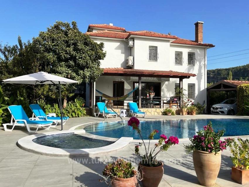 Ortaca Okçular Mah. Satılık 3+1 Villa - 1.000 m²