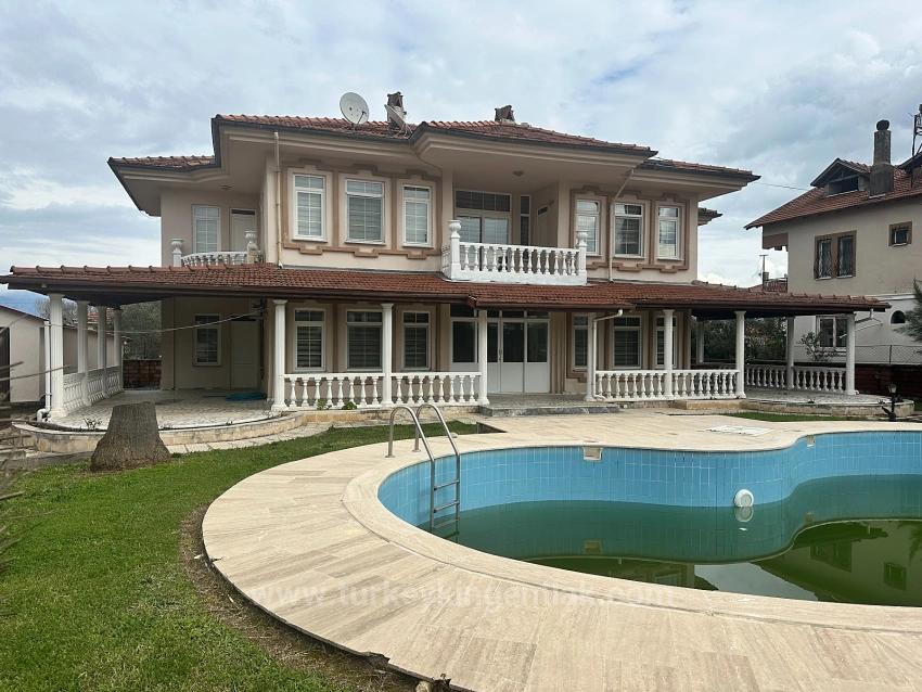 Ortaca Dalyan Mah. Satılık 3+2 Villa - 900 m²