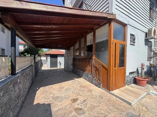 Dalyan Merkezde 5 Yatak Odalı Tripleks Villa