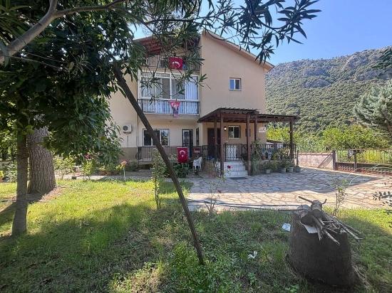 Dalyan Marmarlı Da Doğayla İç İçe Triplex Villa
