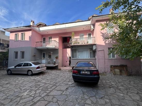 Dalyan Merkezde Sıcak Bir Yuvaya Sahip 2 Yatak Odalı Daire.