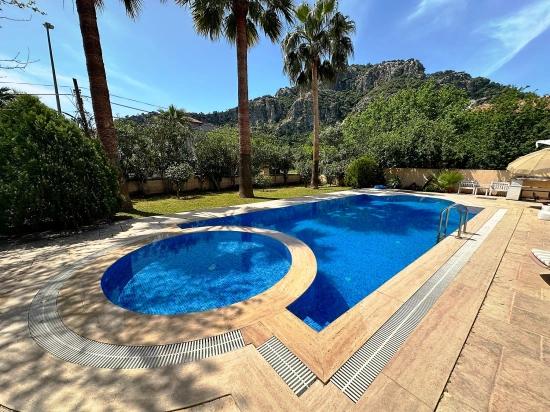 Dalyan Gülpınar Da Kanal A Yakın Konak Tarzında Villa