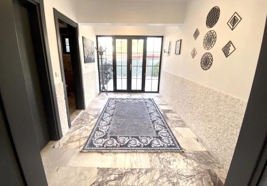 Dalyan Okçular Da Geniş Arsa Üzerinde Satılık Müstakil Villa