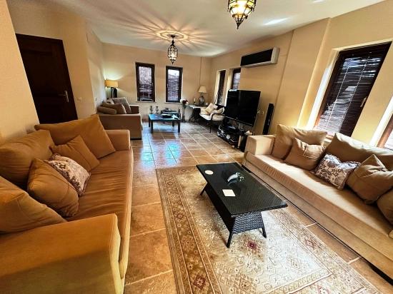 Dalyan Gülpınar Da Kanal A Yakın Konak Tarzında Villa