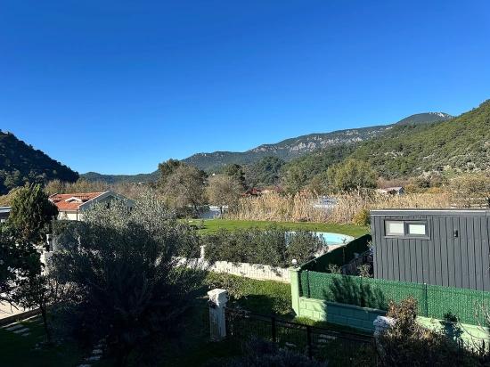 Dalyan Maraş Bölgesinde , Nehir Manzaralı Satılık Villa